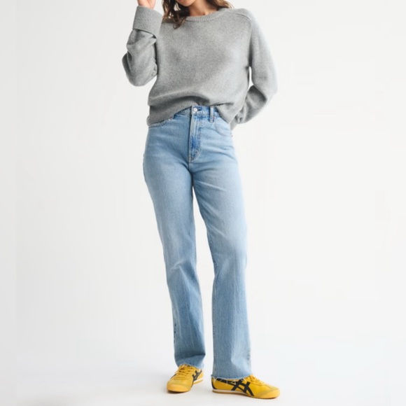 Abercrombie & Fitch Denim - Abercrombie & Fitch Ultra High Rise 90s Straight Jean Raw Hem Size 2